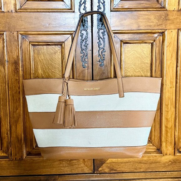 MICHAEL KORS Large EAST WEST STRIPED CANVAS LEATHER TOTE BAG Excellent w POUCH - Picture 1 of 5
